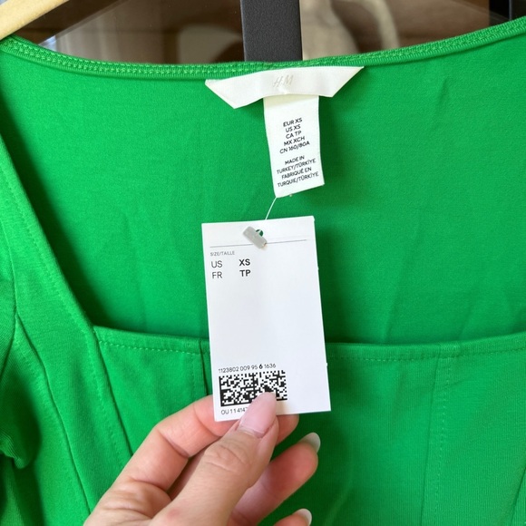 H&M Bodysuit kelly green square neck long sleeves corset thong top - Picture 2 of 4